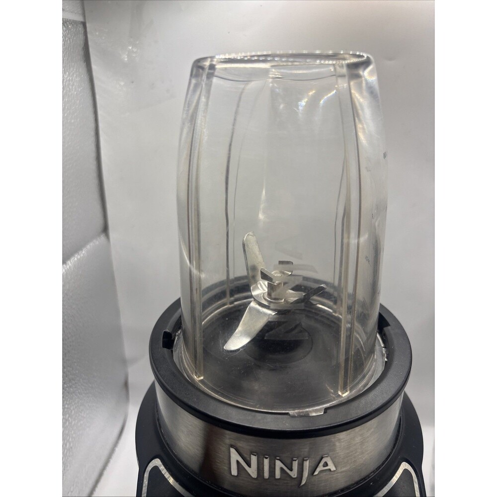 Ninja Nutri Blender Pro Auto IQ 1000 Watts BN400 & 2 Cups - Picture 3 of 16